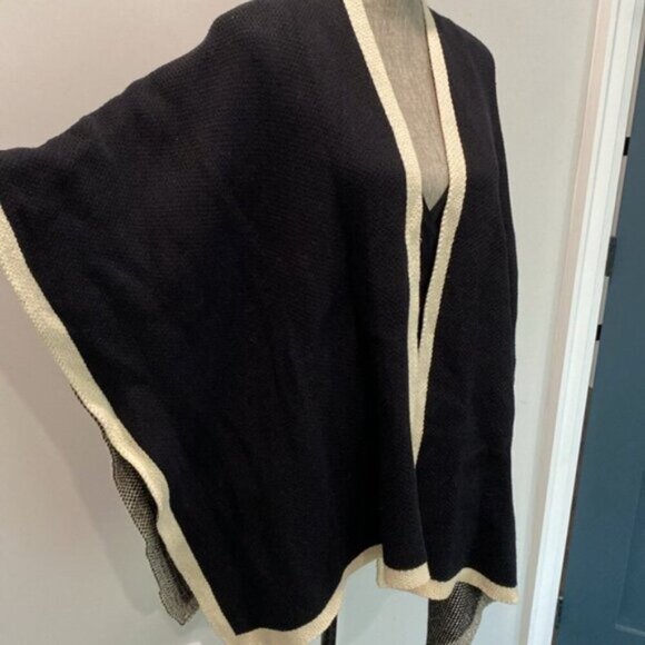 Ike Behar Black Wrap Sweater Poncho - Picture 5 of 11